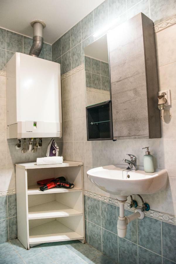Spacious And Quiet Attic Flat In Centre Praga Exterior foto